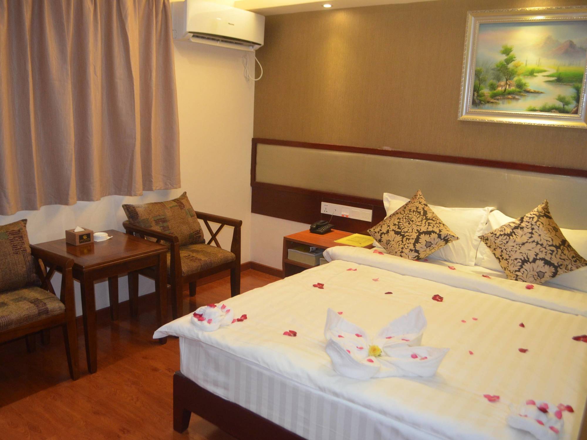 Good Luck Hotel Yangon Ngoại thất bức ảnh